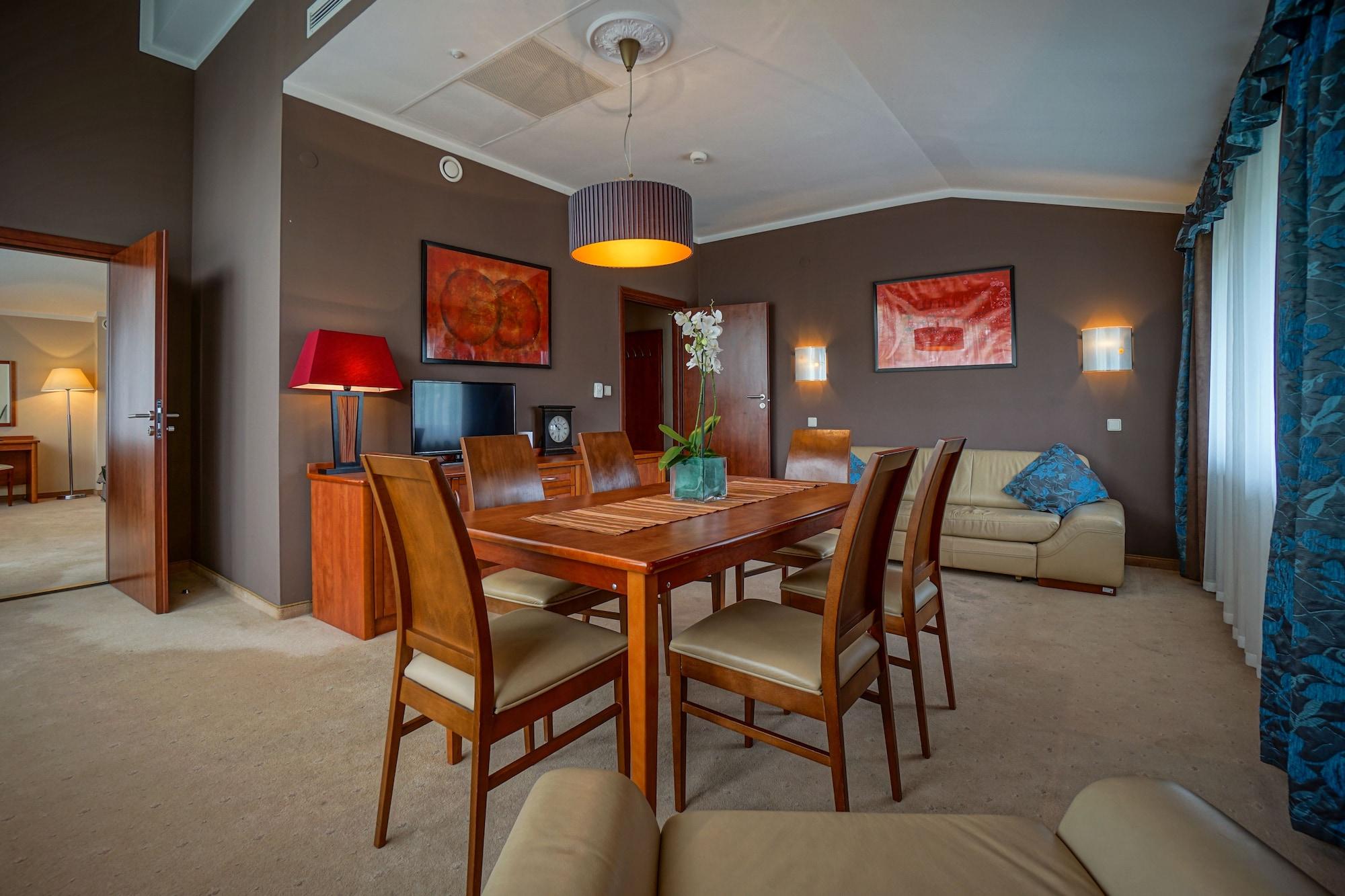 Hotel Farmona Business &