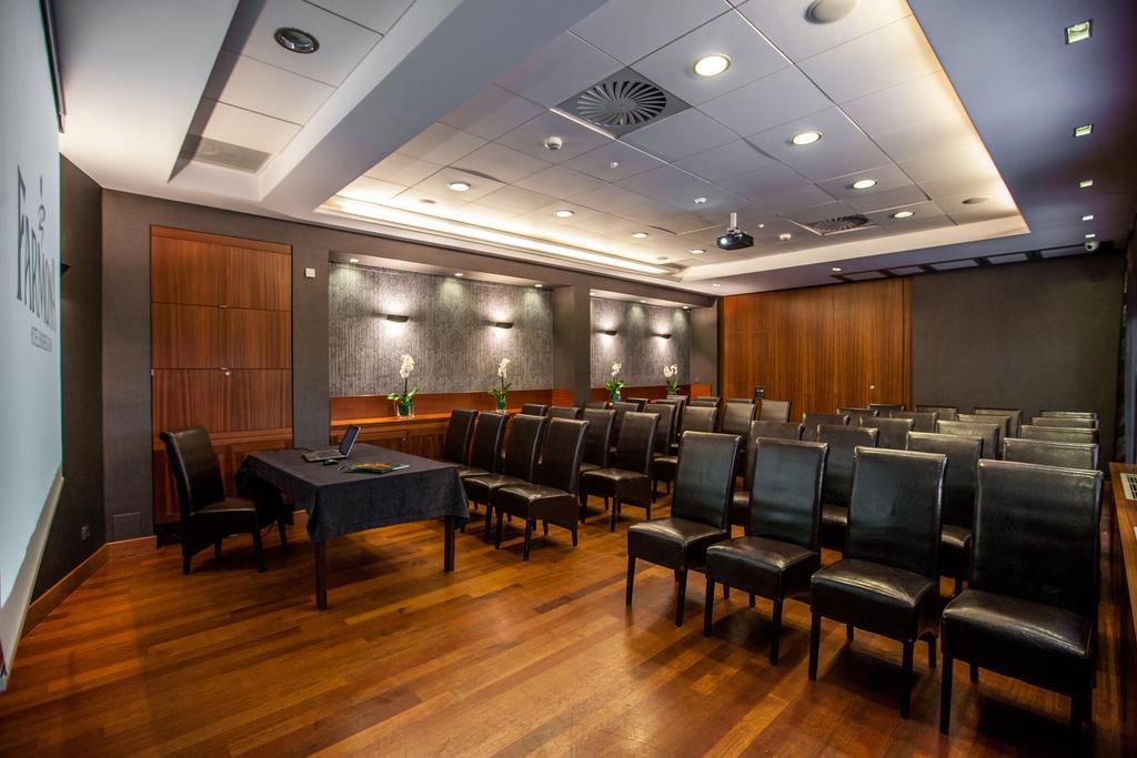 Farmona Business &
